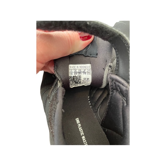 Adidas Velcro black sneakers 11K - Picture 6 of 6